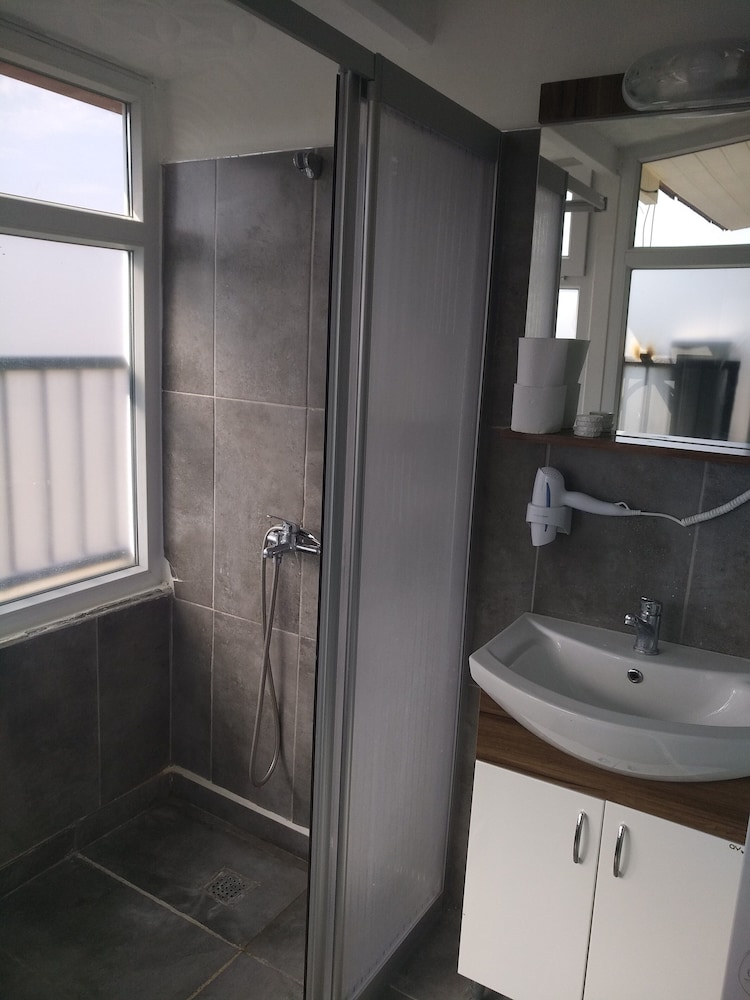 Romeo Beach Hotel - Image 15
