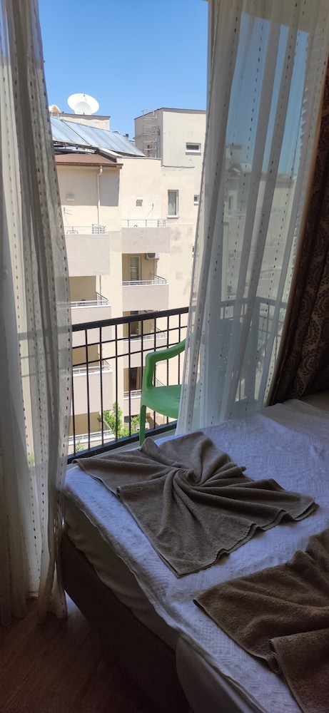 Romeo Beach Hotel - Image 7