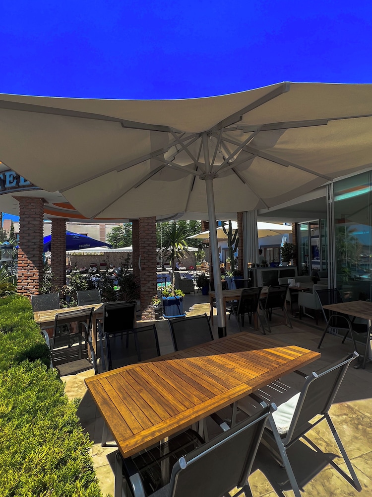 Akkan Beach Hotel - Image 50