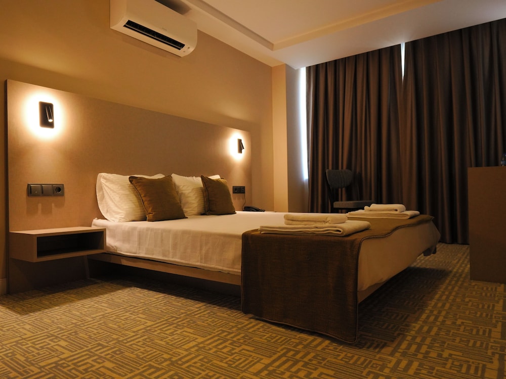 Bonnie City Hotel - Image 50
