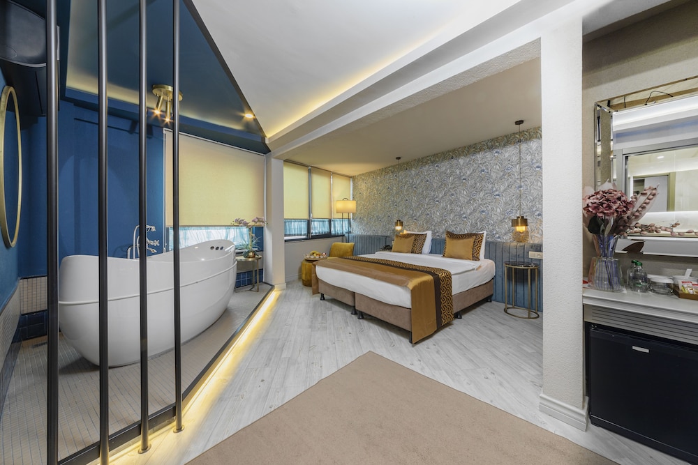 Ayramin Deluxe Hotel - Image 81