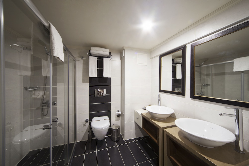Delta Hotel Istanbul - Image 42