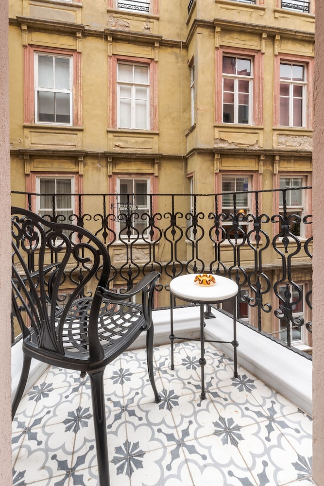Sanatlar Oteli Galata - Image 17