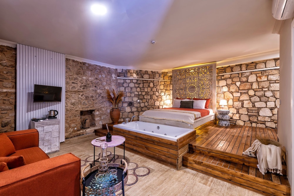 Noa's Boutique Hotel - Image 33
