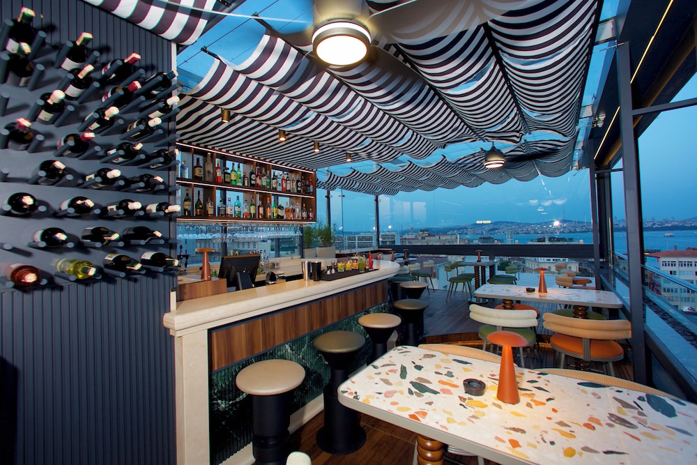 Momento Golden Horn Otel - Image 35