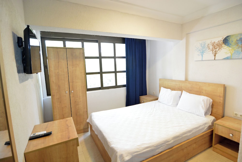 Ados Hotel - Image 26