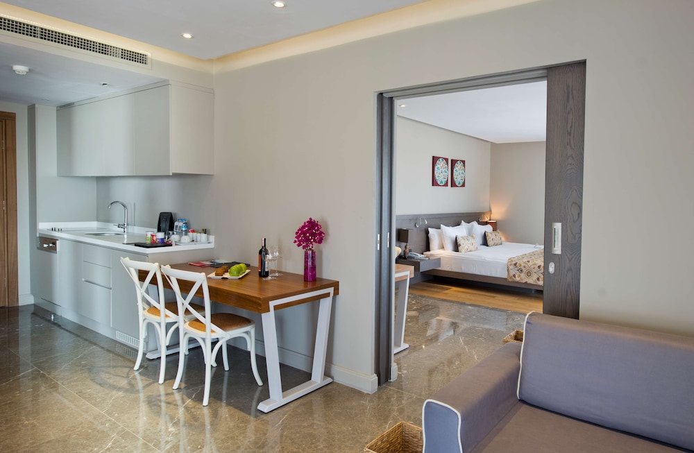 Ramada Resort by Wyndham Bodrum - Image 17