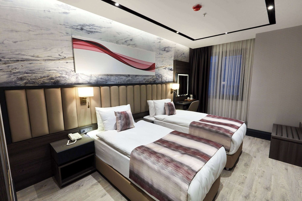 Ramada by Wyndham İstanbul Ümraniye - Image 14