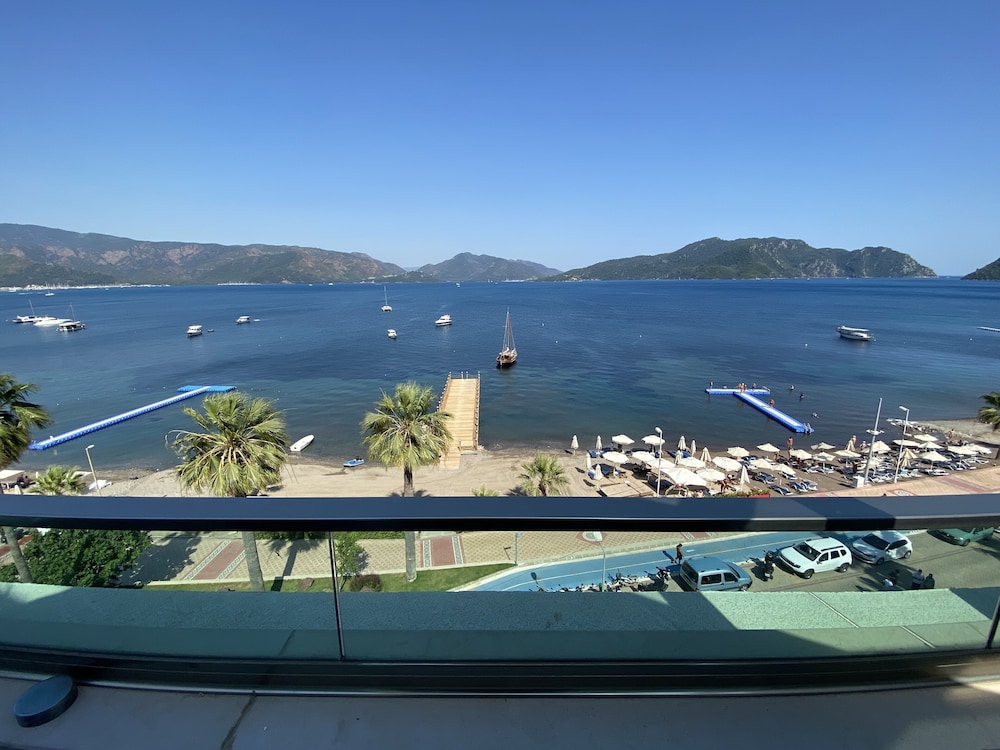 B&B Yüzbaşı Beach Otel - Image 9