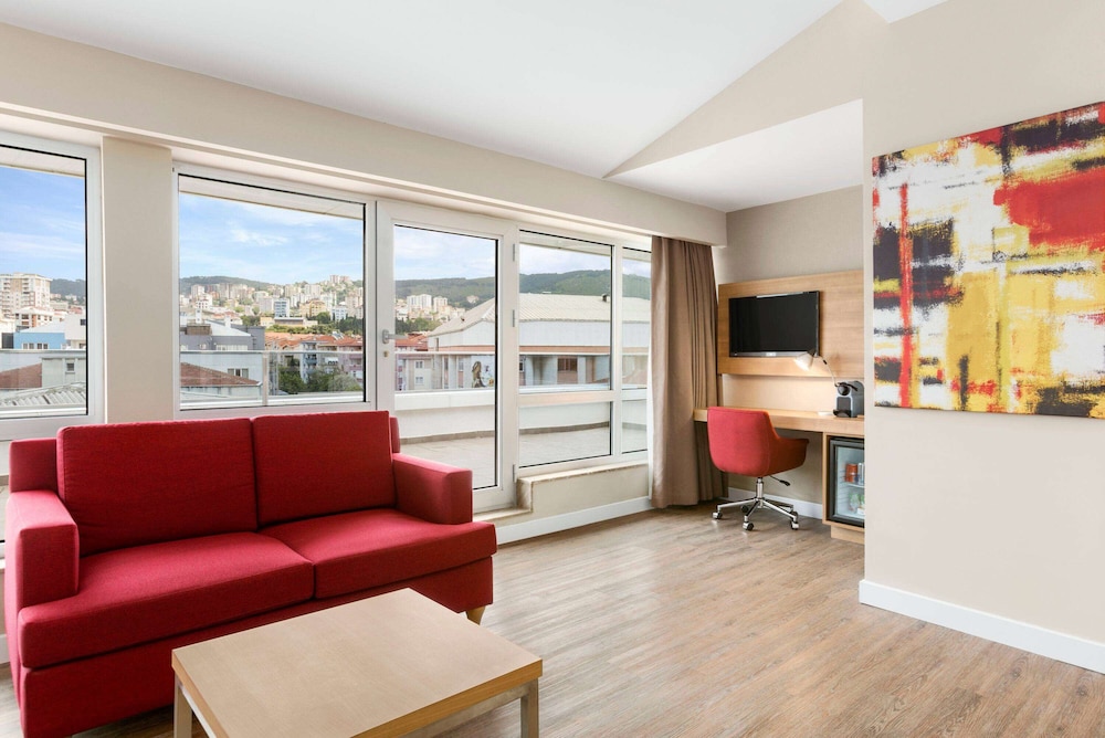 Ramada Encore by Wyndham İstanbul Kartal - Image 43