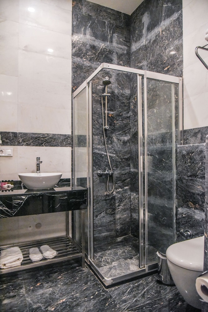 Luxir Hotel - Image 49