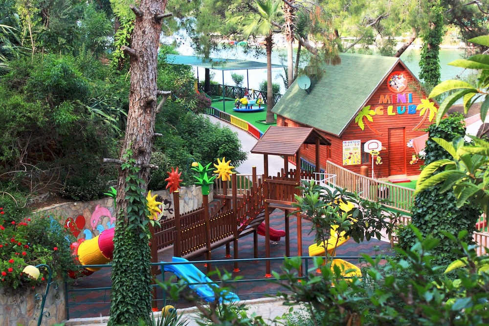 Club & Otel Letoonia - Image 19