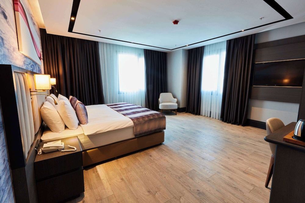 Ramada by Wyndham İstanbul Ümraniye - Image 15