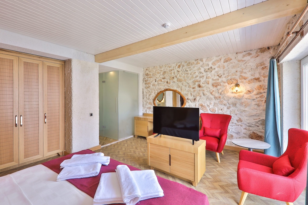 Atalante Hotel - Image 9