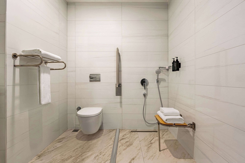 Ramada by Wyndham İstanbul Ümraniye - Image 36