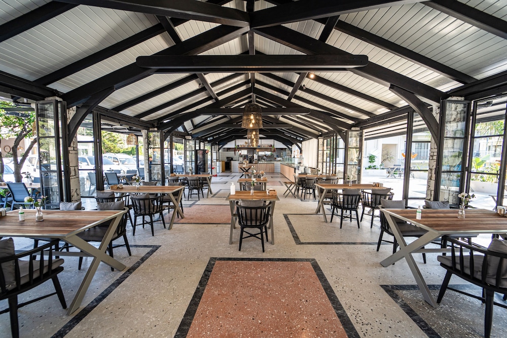 Blue Star Hotel - Image 58