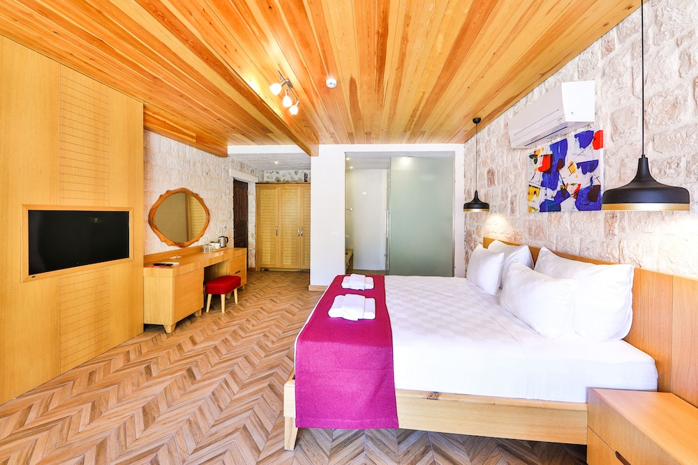 Atalante Hotel - Image 18