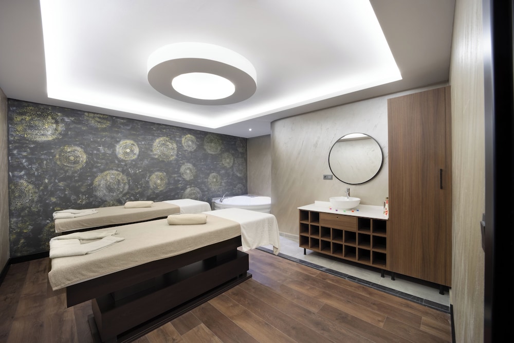 Pianoforte by Febor Otelleri ve Spa - Image 45