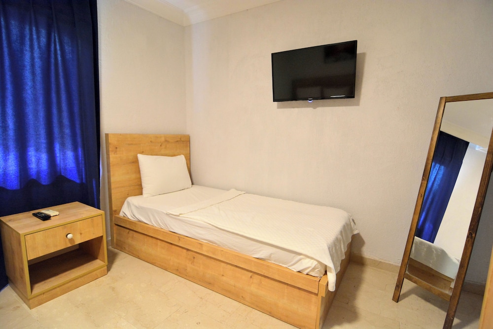Ados Hotel - Image 28