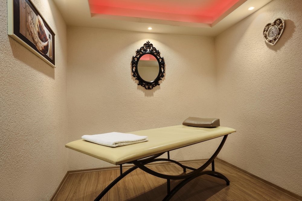 Ramada by Wyndham Mersin - Image 20