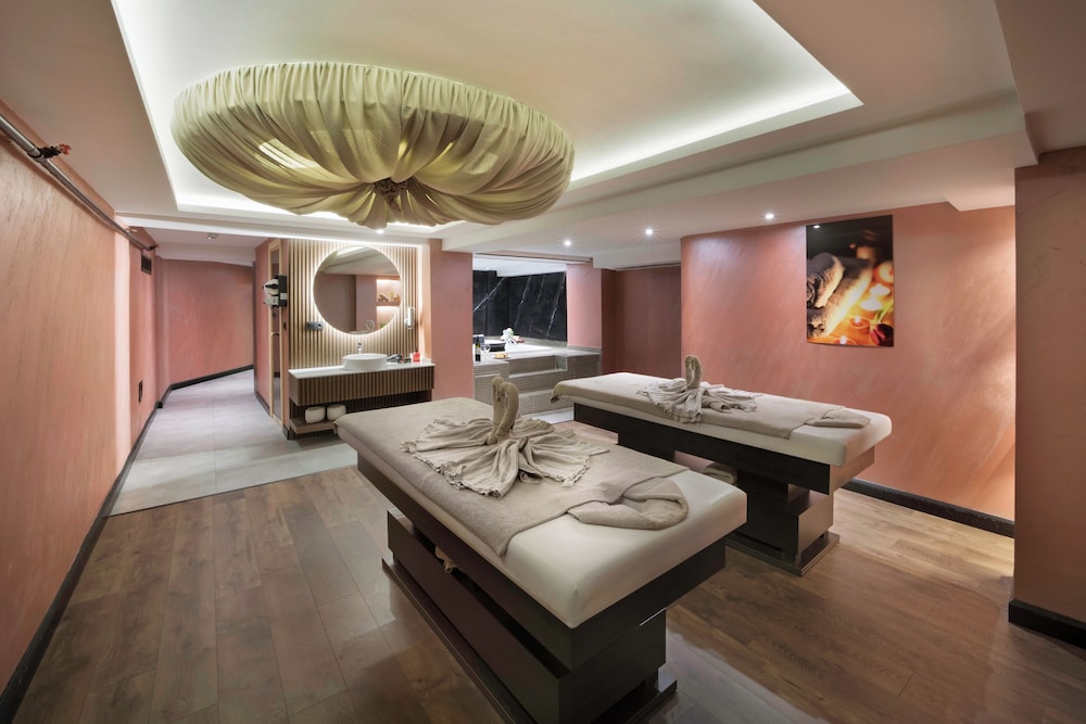 Orka Royal Otel & Spa - Image 61
