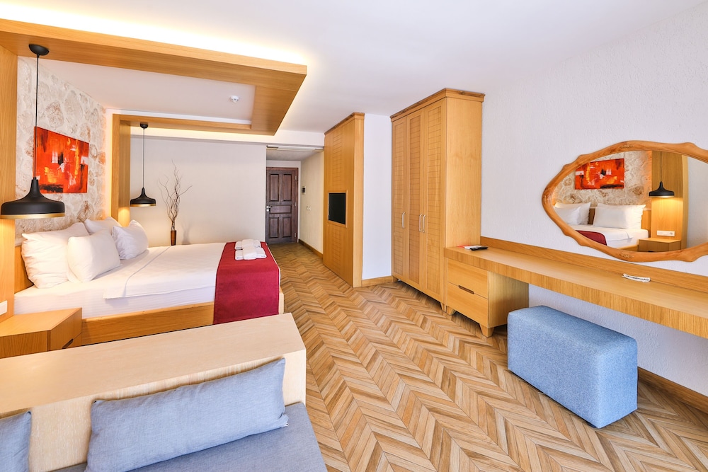 Atalante Hotel - Image 20