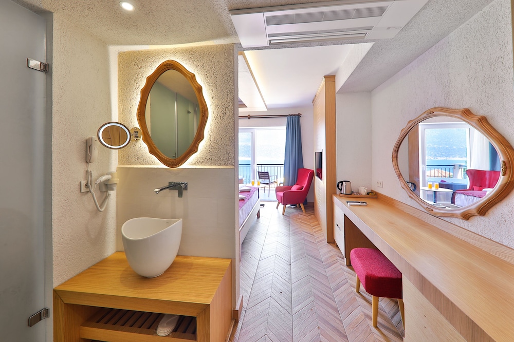 Atalante Hotel - Image 39