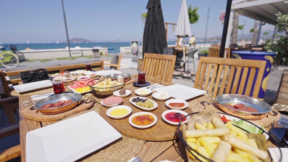Yasemin Otel - Image 30