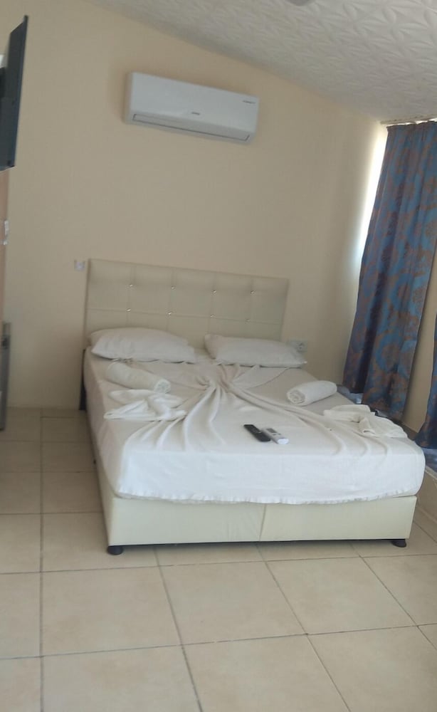 Romeo Beach Hotel - Image 13