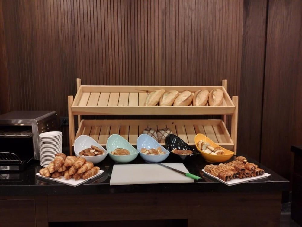 Ramada by Wyndham İstanbul Ümraniye - Image 40