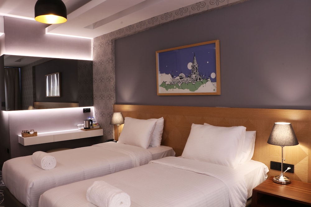 Four-G Hotel - Image 27