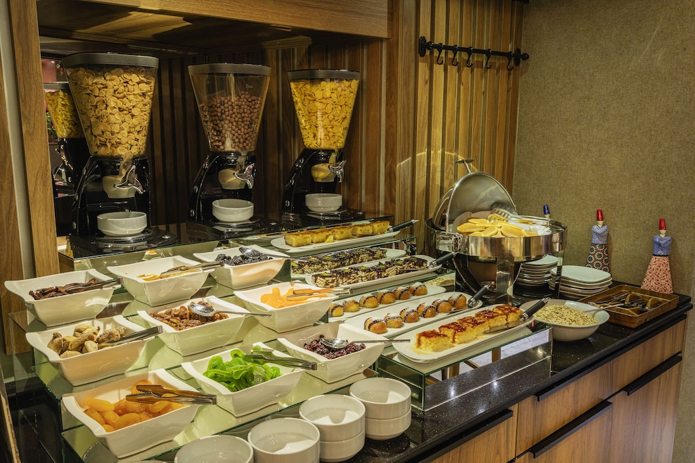 Ayramin Deluxe Hotel - Image 42