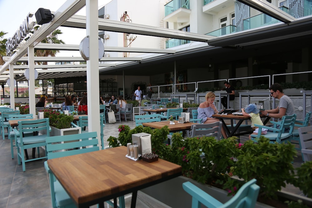 B&B Yüzbaşı Beach Otel - Image 24