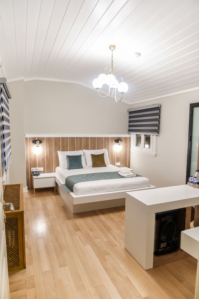 Luxir Hotel - Image 35