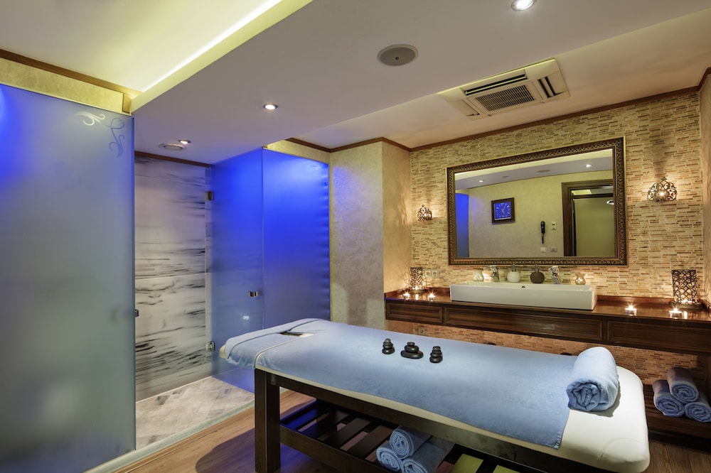Crowne Plaza İstanbul - Eski Şehir by IHG - Image 39
