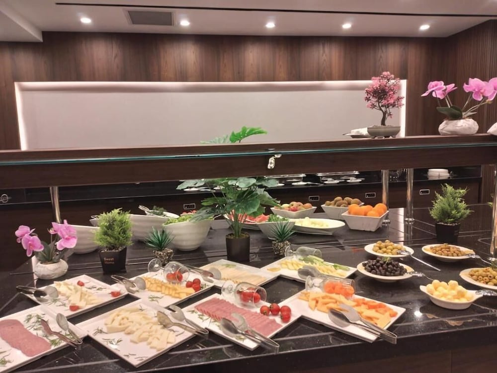 Ramada by Wyndham İstanbul Ümraniye - Image 43