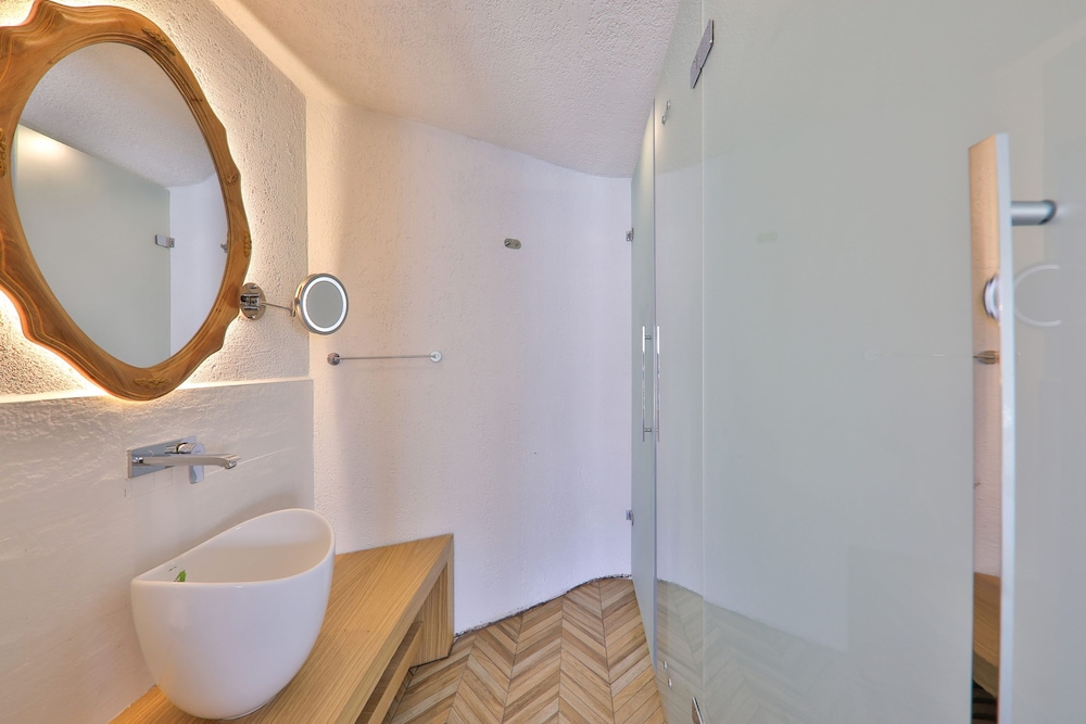 Atalante Hotel - Image 41