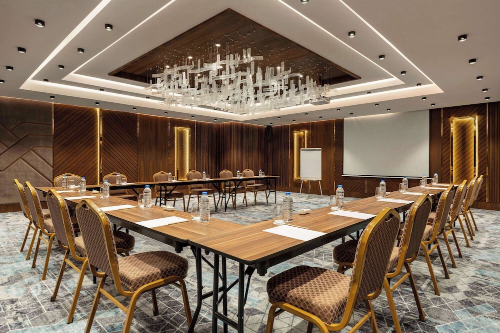 Ramada by Wyndham İstanbul Ümraniye - Image 51