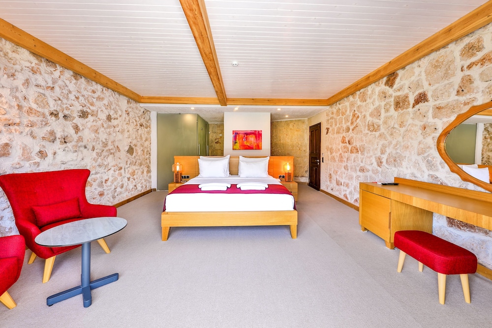 Atalante Hotel - Image 28