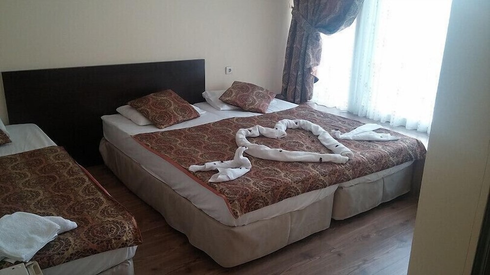 Romeo Beach Hotel - Image 12