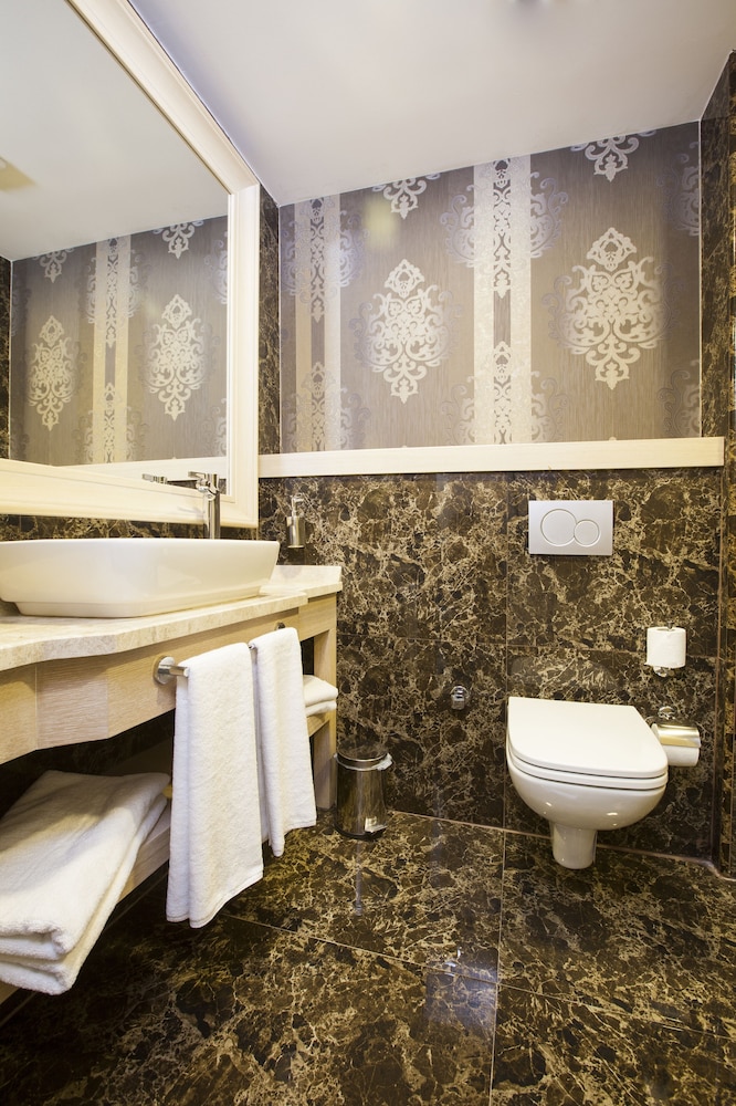 The Conforium Hotel - Image 15
