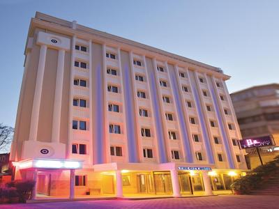 The City Hotel - Image 36