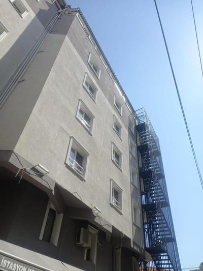 Red Green Hotel - Image 34